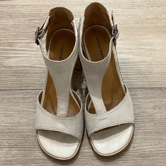 ✨ Lucky Brand “Sambeni” T-Strap Sandals – Nude – Women’s 7M - Picture 1 of 10